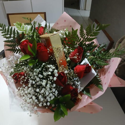Buquê de Rosas Vermelhas com Ferrero Rocher
