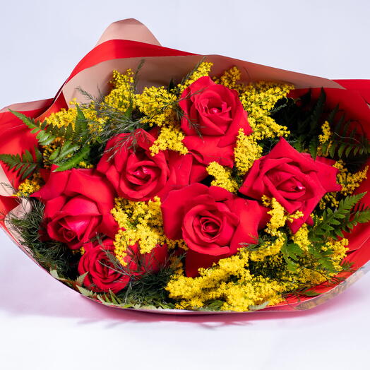 Lindo Buquê de 6 Rosas Vermelhas