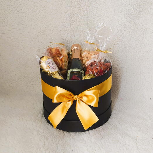 Box Luxo P com Mini Espumante Doces e Petiscos