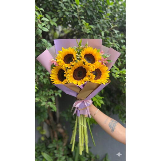 Buquê Exclusivo de 5 Girassois