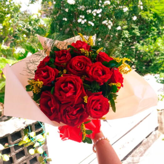 Buquê com 12 Rosas Vermelhas Personalizado com Foto