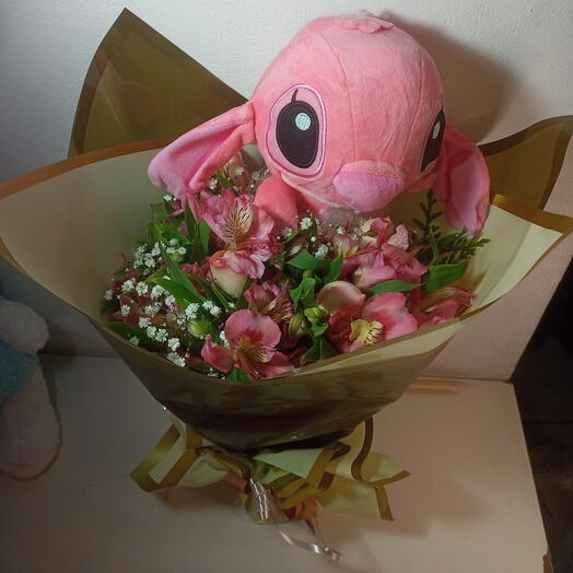 Buquê Mundo Rosa + Stitch