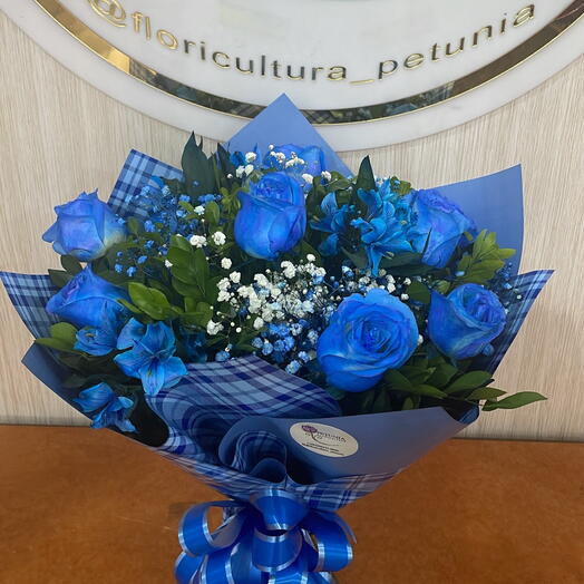 Buquê com 8 Rosas Azul