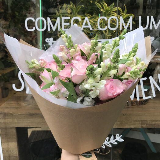 Buquê de Rosas e Boca de Leão