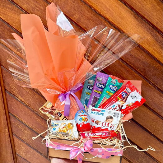 Cesta de Chocolates para Pascoa Premium Presente Completo com Kinder