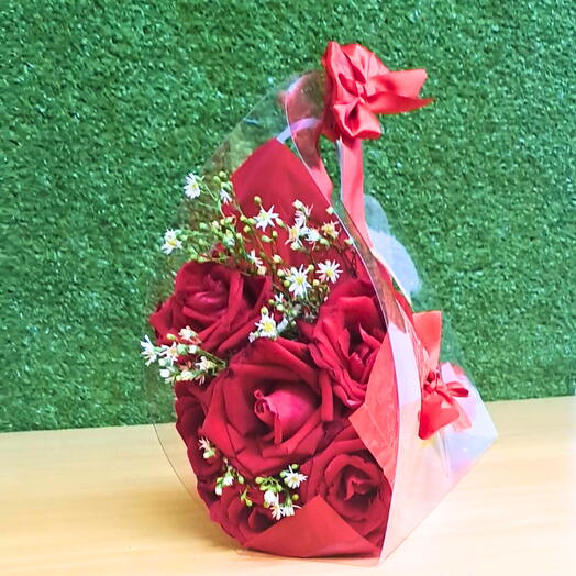 Bouquet com 6 rosas vermelhas coração