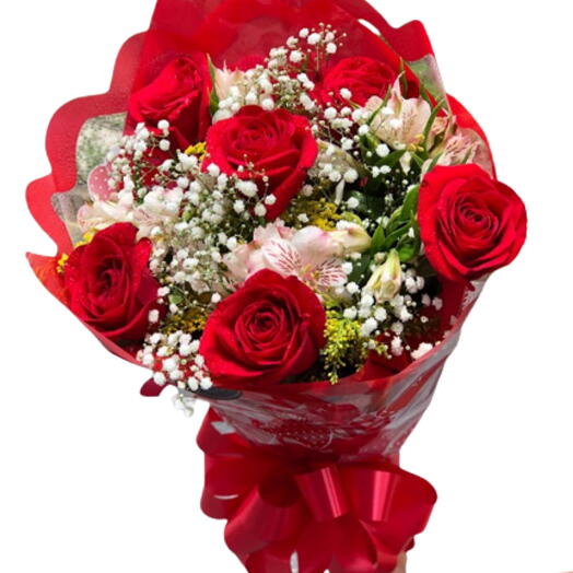 Buquê com meia duzia de rosas vermelhas