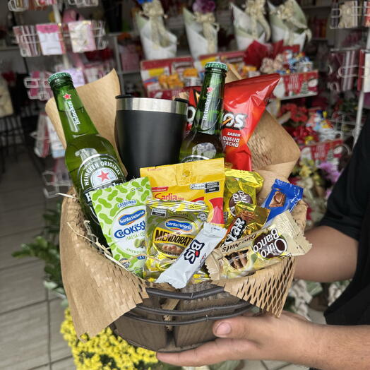 Cesta com Copo Termico e Cerveja Heineken