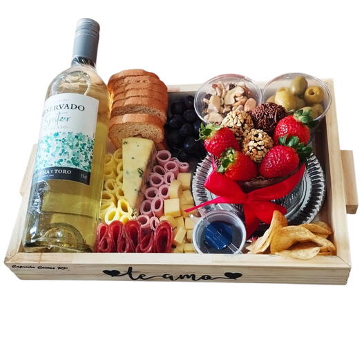 Cesta Vinho e Frios