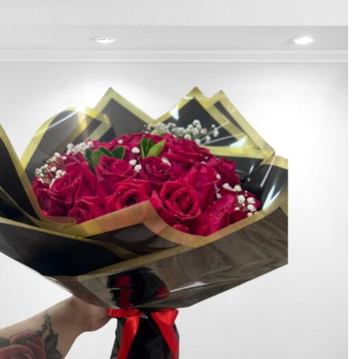 Buquê Impacto – 30 Rosas Vermelhas