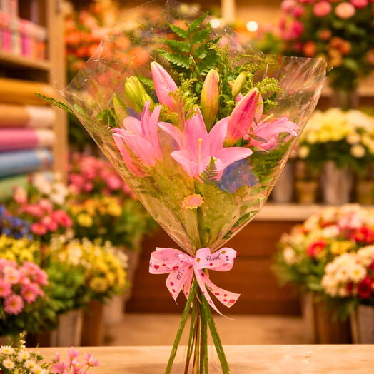 Bouquet com 3 lirios cor de rosas