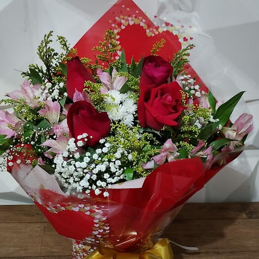 Buquê Rosas com Astromelias