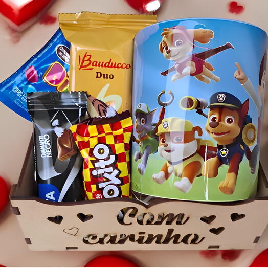Cesta Dia das Crianças "Com Carinho" com Caneca e Guloseimas