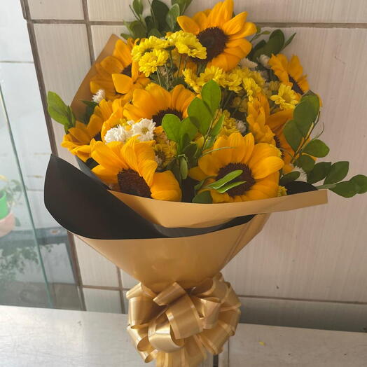 Buquê com 8 Girassois
