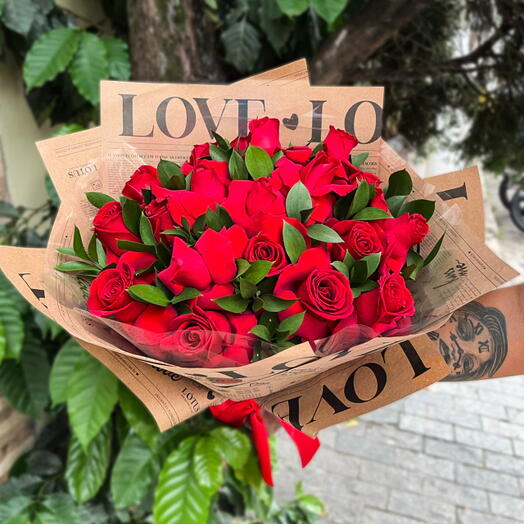 Buquê de 18 Rosas Vermelhas Importadas