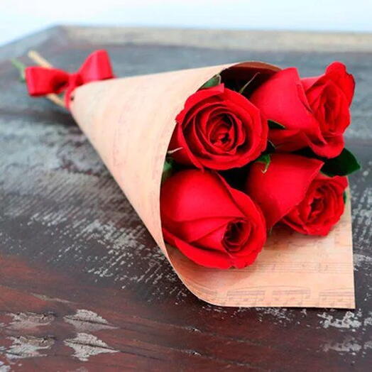 Buquê 04 Rosas Vermelhas