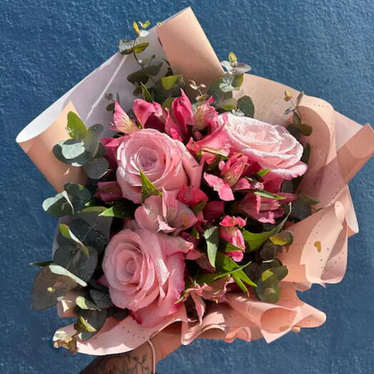 Buquê com 3 rosas cor de rosa