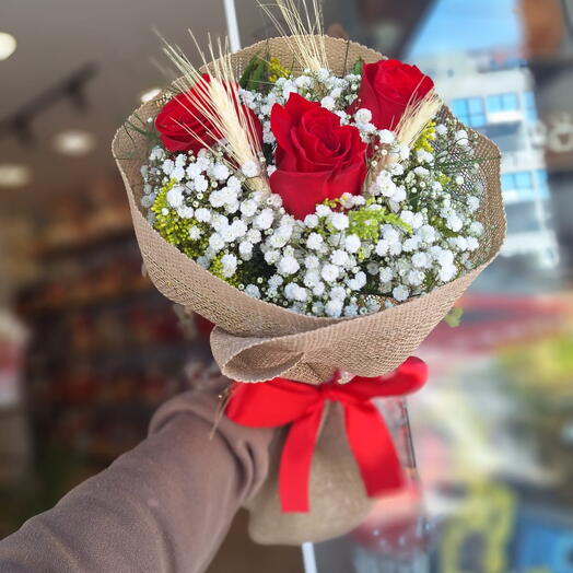 Buquê de 3 Rosas Importadas Na Tela