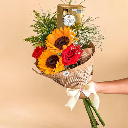 Buquê Casadinho 2 Girassois com 2 Rosas e Ferrero Rocher