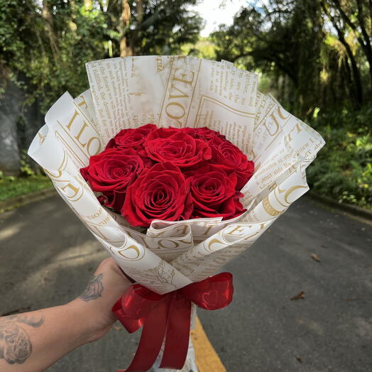 Mini Love – Buquê Compacto de Rosas Vermelhas 🌹