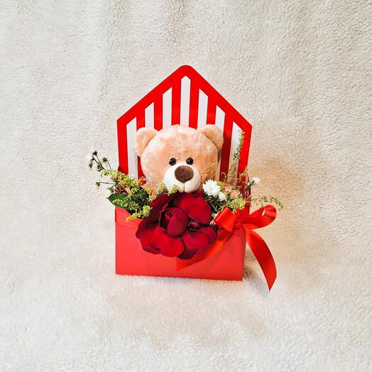 Caixa Envelope Com Urso de Pelucia Chocolates e Rosa