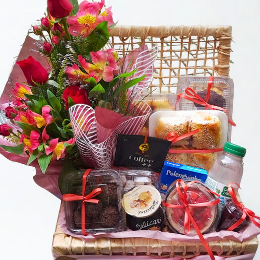 CAFE DA MANHÃ COM FLORES