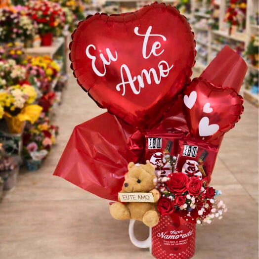 Bouquet de Caneca com Chocolate e Flores