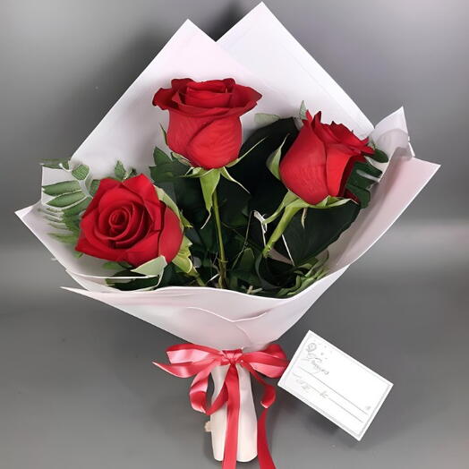 Ramalhete com 3 Rosas Vermelhas Importadas