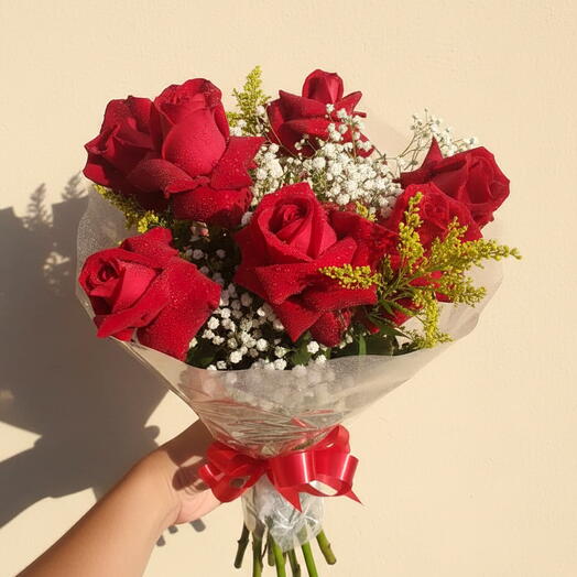 Buque medio com 6 rosas