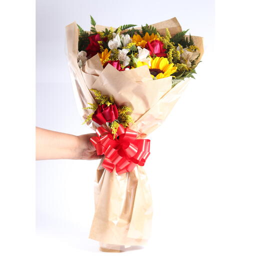 Buquê com 3 Girassois e 3 Rosas Vermelhas