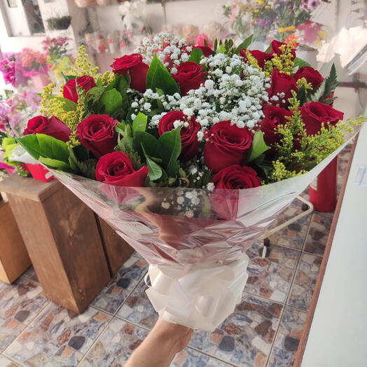 Exuberante Buquê De 24 Rosas Vermelhas