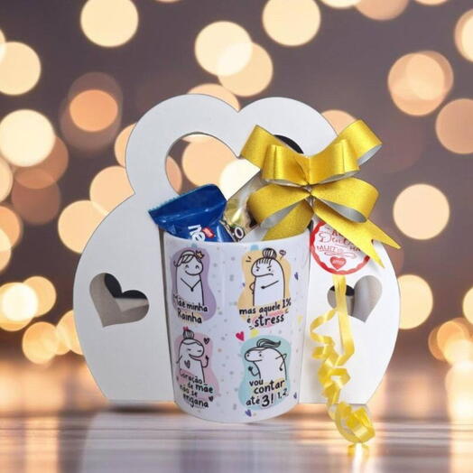 Caneca Mãe " Coisas de Mãe flork" com Chocolates na caixa Coração