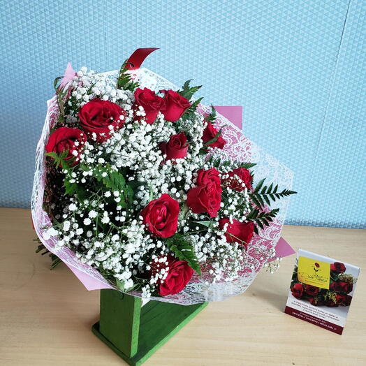 Bouquet 12 Rosas Vermelhas e Gipson