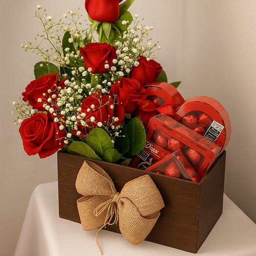 Kit Bombonatti "Eu te Amo" + Arranjo de rosas vermelhas