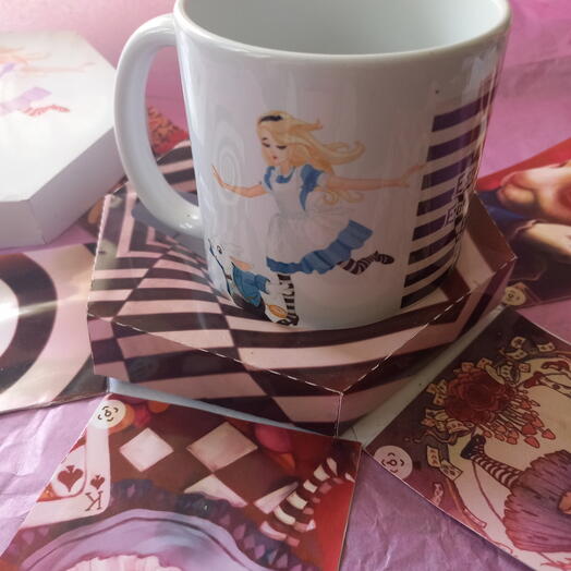 Caneca de porcelana Coelho Branco coleção Alice no pais das maravilhas