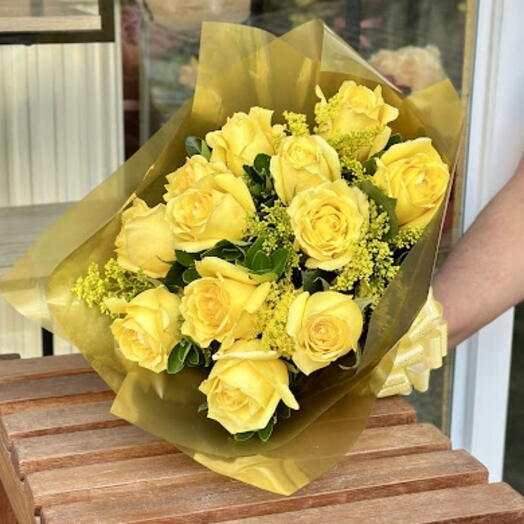 Buque de rosas amarela