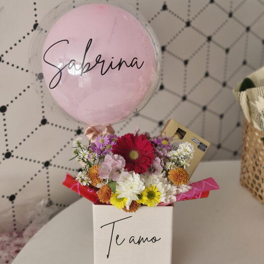 Buque Flores com balão Ferrero p