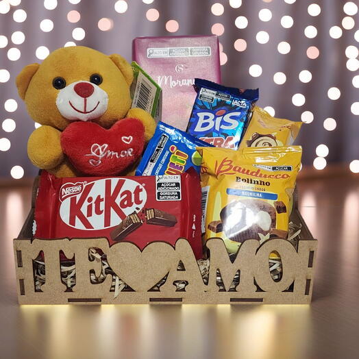 Cesta Guloseimas " Te Amo " com Pelucia Para Encantar