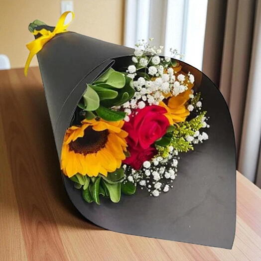 Cone De Rosas   Girassois