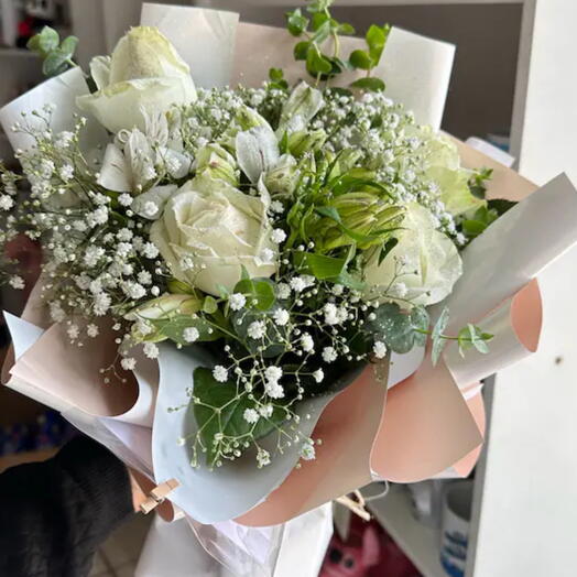 Buquê de 4 rosas brancas