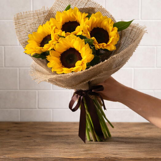 Arranjo de Girassóis Naturais em Juta | La Floricultura