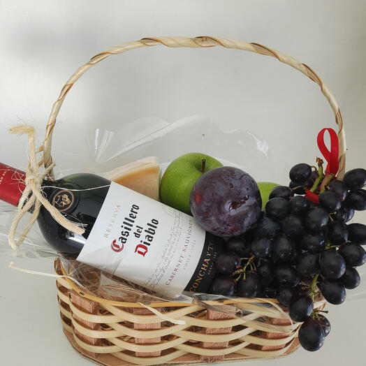 Cesta vinho e frutas