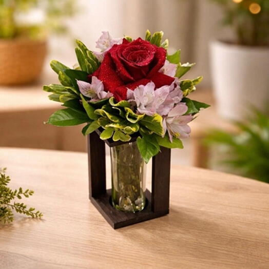 Wood Colombiana com astromelia