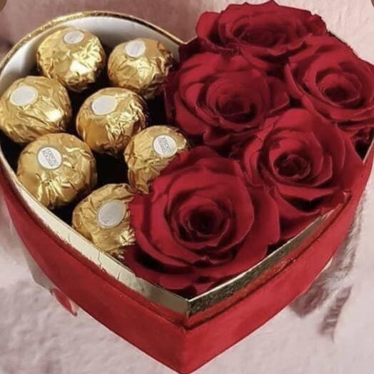 Caixa Coração com Chocolate e Rosas