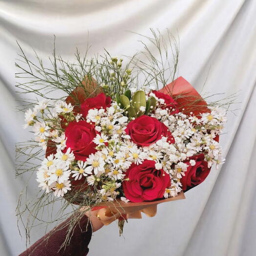 Buquê de 7 Rosas Vermelhas