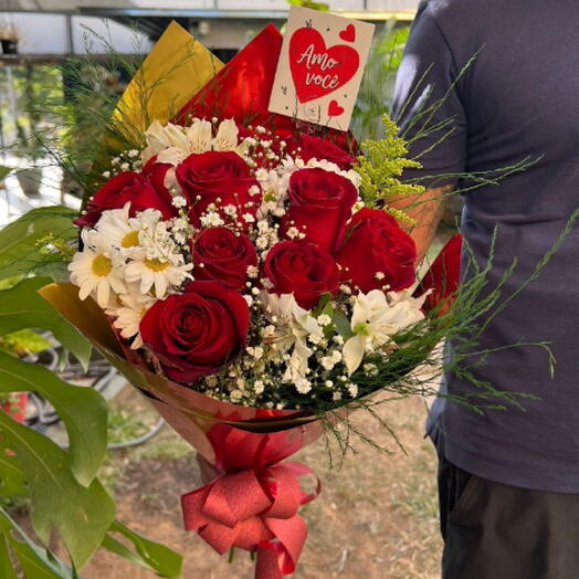 Buquê Com 10 Rosas e Cartão