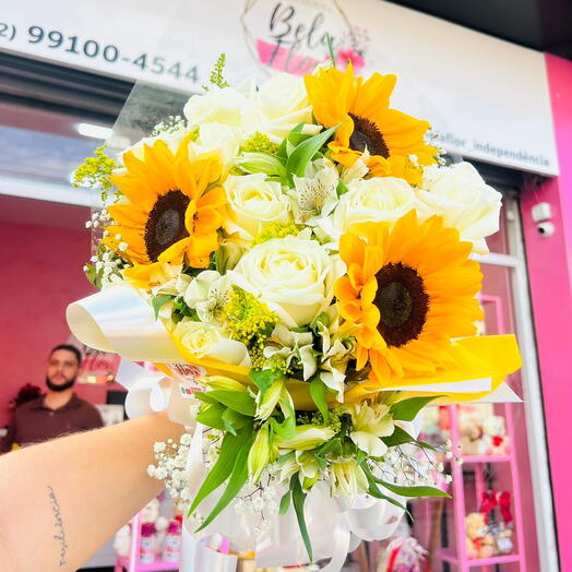 Buquê com 9 Rosas Amarelas e 3 Girassois