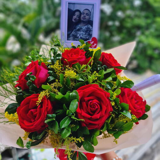 Buquê Medio com 6 Rosas personalizado com foto