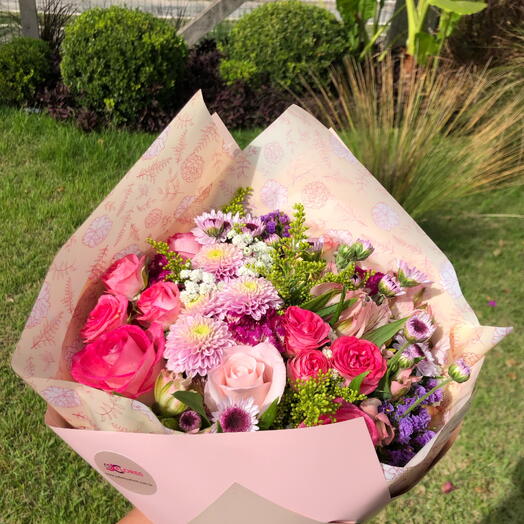 Buquê Mix de Flores Cor de Rosa M