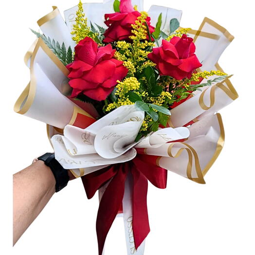 Buqu~e trio de rosas especial